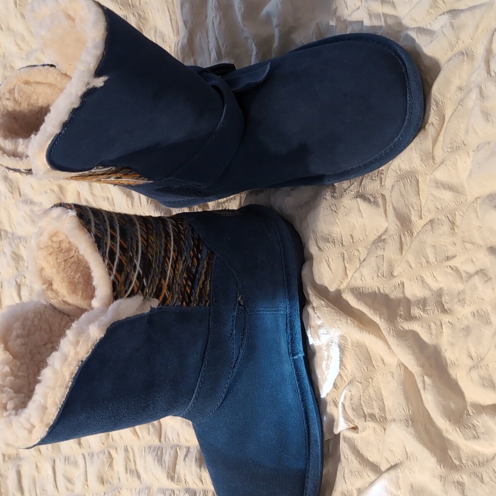 Bearpaw winter boots size 8